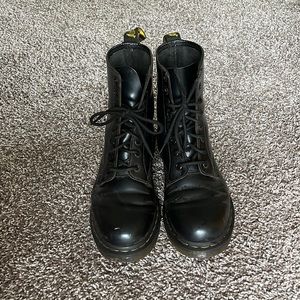 Black Dr Martens smooth leather lace up boots womens size 9